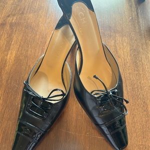 Authentic Chanel Mules, Eur size 40 made in Italy. Leather sole, upper leather